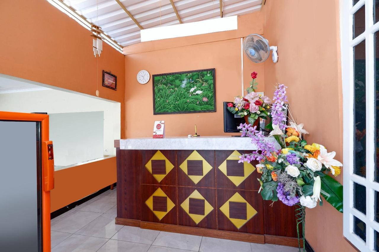 Hotel Oyo 1835 Kostel Wood Semarang Exterior foto